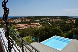 Private pool with view