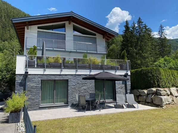 Außenseite Ferienhaus [Sommer]