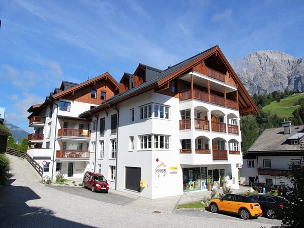 Außenseite Ferienhaus [Sommer]