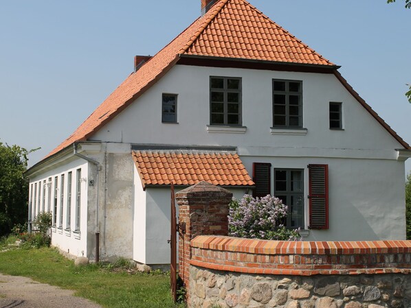 Stugans exteriör [sommar]