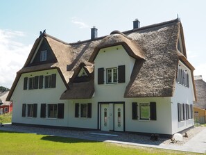 Außenseite Ferienhaus [Sommer]