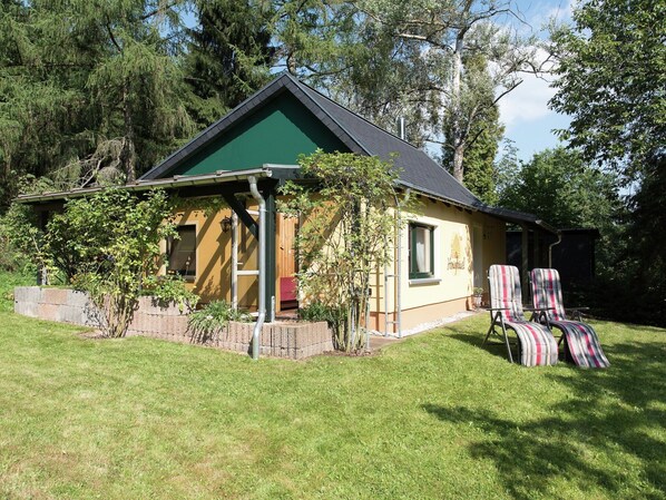 Außenseite Ferienhaus [Sommer]