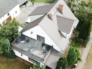 Stugans exteriör [sommar]