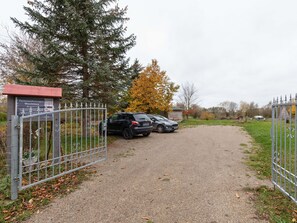 Entrance / Reception