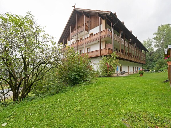 Außenseite Ferienhaus [Sommer]