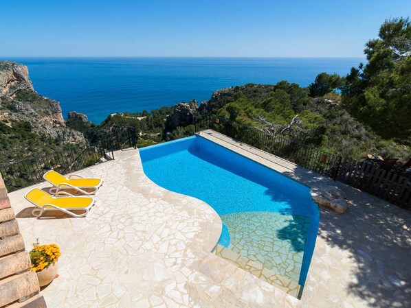 Holiday Home Swimming Pool