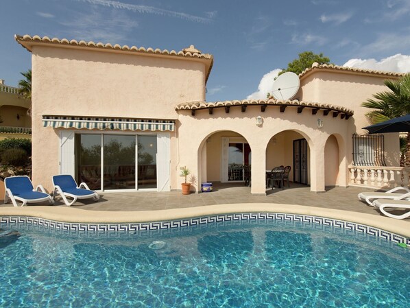 Holiday Home Swimming Pool