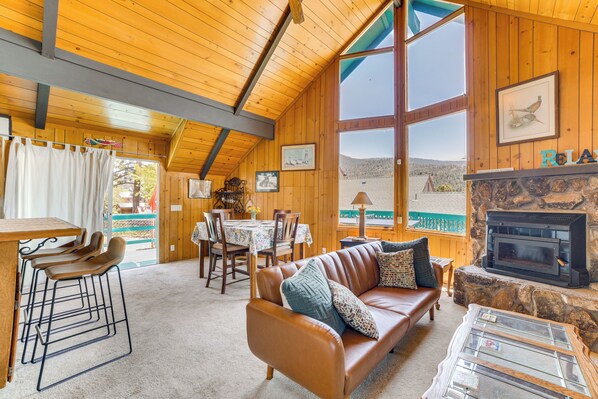 Frazier Park Vacation Rental | 2BR | 2BA | Step-Free Entry | 1,223 Sq Ft