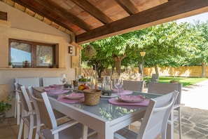 Outdoor dining