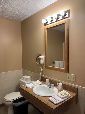 Cabin 14 Vanity