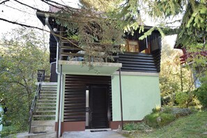 Außenseite Ferienhaus [Sommer]