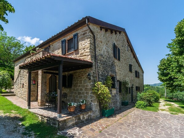 Außenseite Ferienhaus [Sommer]