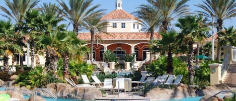 RegalPalmsPool