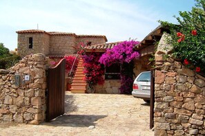Entrance / Reception