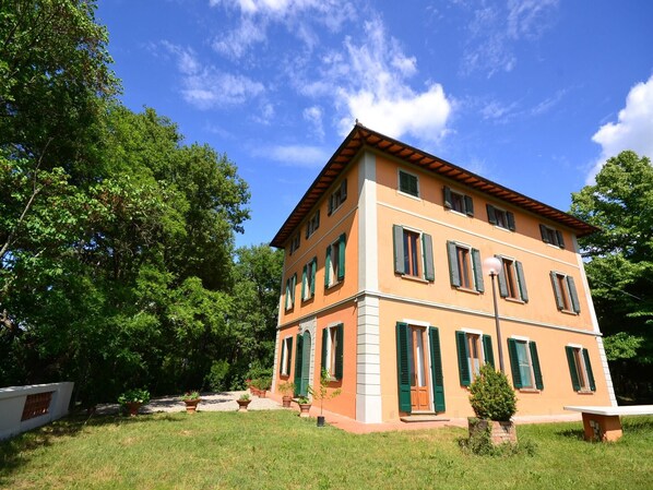 Außenseite Ferienhaus [Sommer]