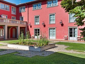 Holiday Home Exterior [summer]