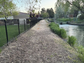 Stunning walkway/trail along the canal