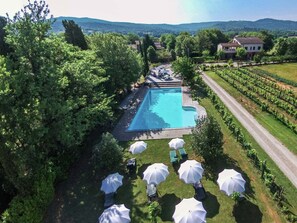 Stugans exteriör [sommar]