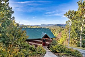 You can imagine sitting on the porch of the cabin, watching the sun set behind the mountains, with a warm cup of tea in your hand. The beauty of the blushful scenery is truly a sight to behold, and one that leaves a lasting impression on the soul.