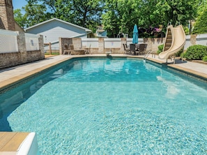 Heated Pool W/ Water Slide & Diving Board- 8Ft Deep