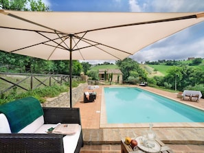 Schwimmbad des Ferienhauses