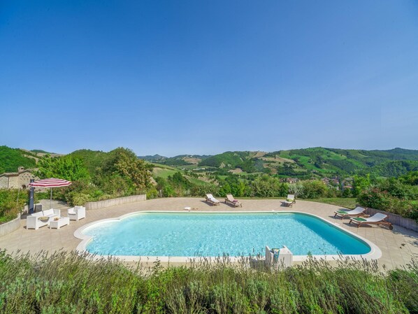 Schwimmbad des Ferienhauses