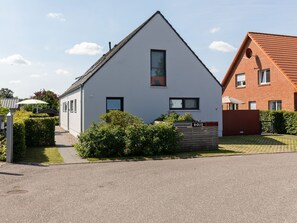 Außenseite Ferienhaus [Sommer]