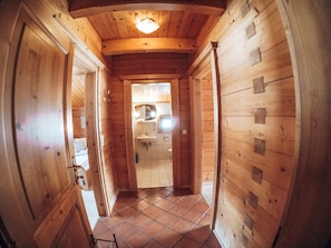 Entrance / Reception