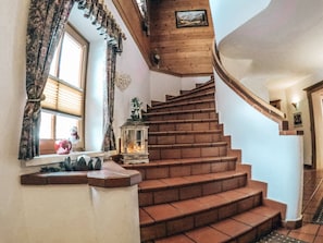 Entrance / Reception