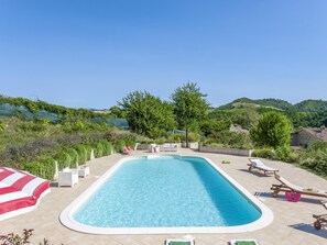 Schwimmbad des Ferienhauses