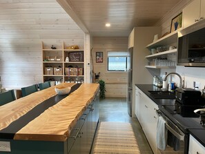 Fully applianced kitchen