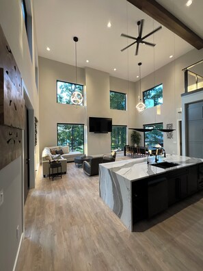 Open Floor Plan ...  natural light ... brings the outdoors inside!