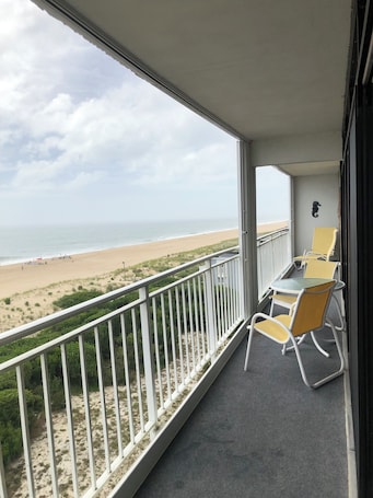 Direct oceanfront balcony---two chaise lounges, chair and cafe set