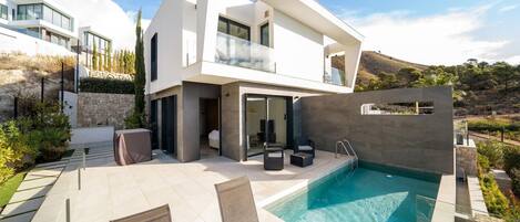 Holiday Home Swimming Pool