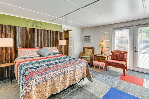 Fort Walton Beach Vacation Rental | Studio | 1BA | 400 Sq Ft | Step-Free Access