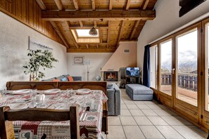 Living-dining room
