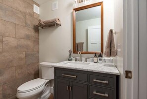 Clean and modern bathroom.