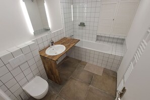 luxurious bathroom