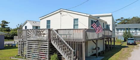 SN6232A: South Nags Head 6232A | Front Exterior