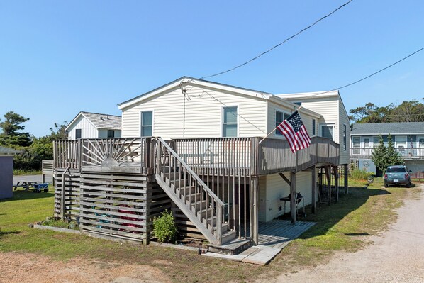 SN6232A: South Nags Head 6232A | Front Exterior