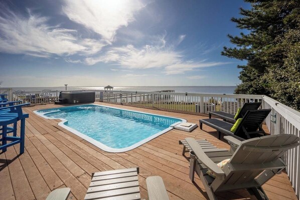 Private Soundfront Pool