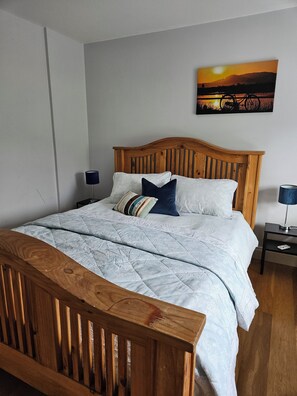 king size ensuite bedroom