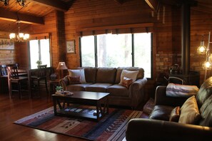 Living Room (2)