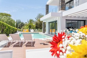 Pool and sunbeds area, Villa Vogue