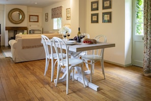 The Old Potting Shed, Egton, near Whitby: Dining area