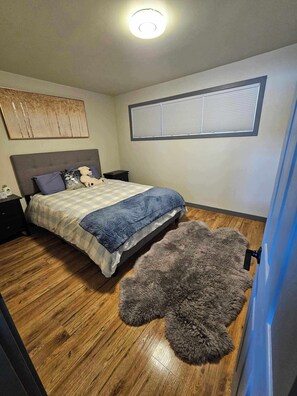 Queen bed