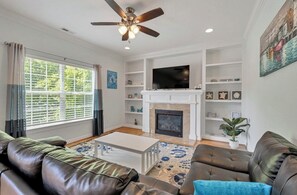 Space for the whole family and ready for your fav streaming apps!