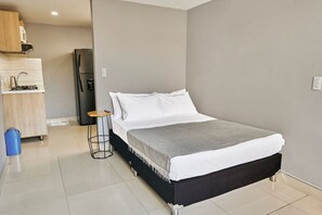Bed,Kitchen or kitchenette