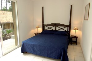 A number of these units are available, and each is individually decorated. The images shown are a representation of the unit you will receive.