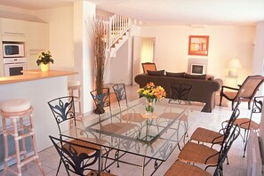 A number of these units are available, and each is individually decorated. The images shown are a representation of the unit you will receive.